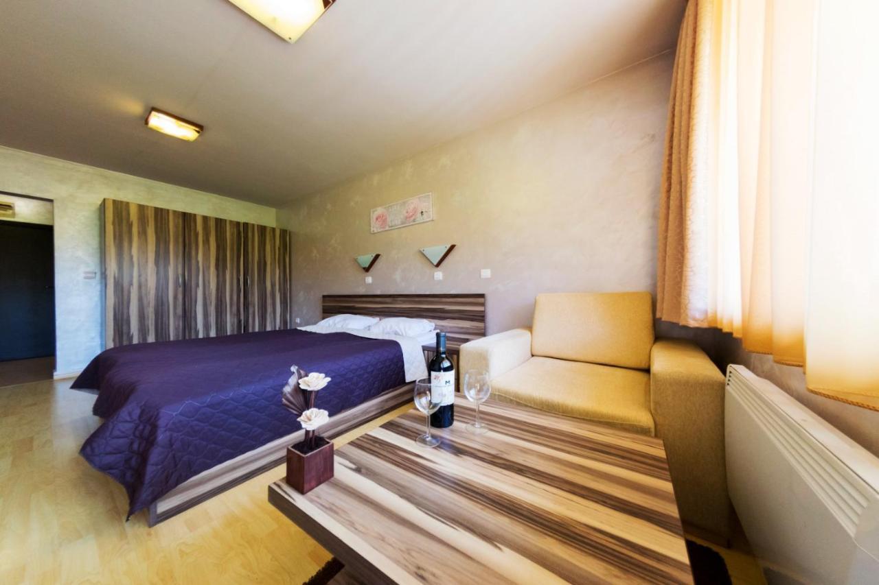 Aparthotel Forest Nook Pamporovo Esterno foto